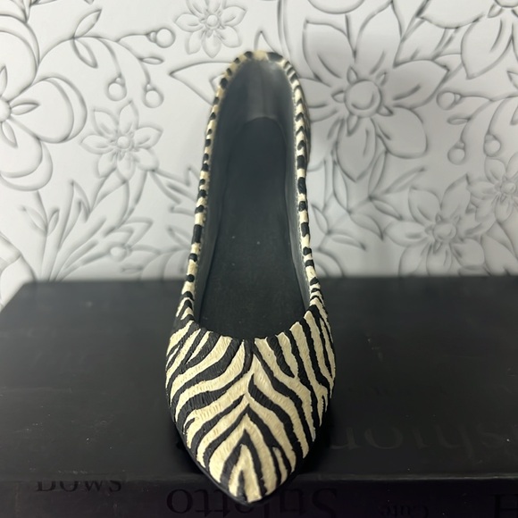 Just the Right Shoe “Serengeti” #25025 (1999) Zebra pattern Miniature - Picture 4 of 9